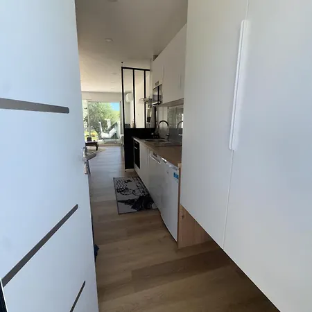 Appartement Prive Au Calme Avec Terrasse Et Parking *