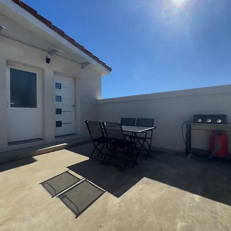Appartement Prive Au Calme Avec Terrasse Et Parking *